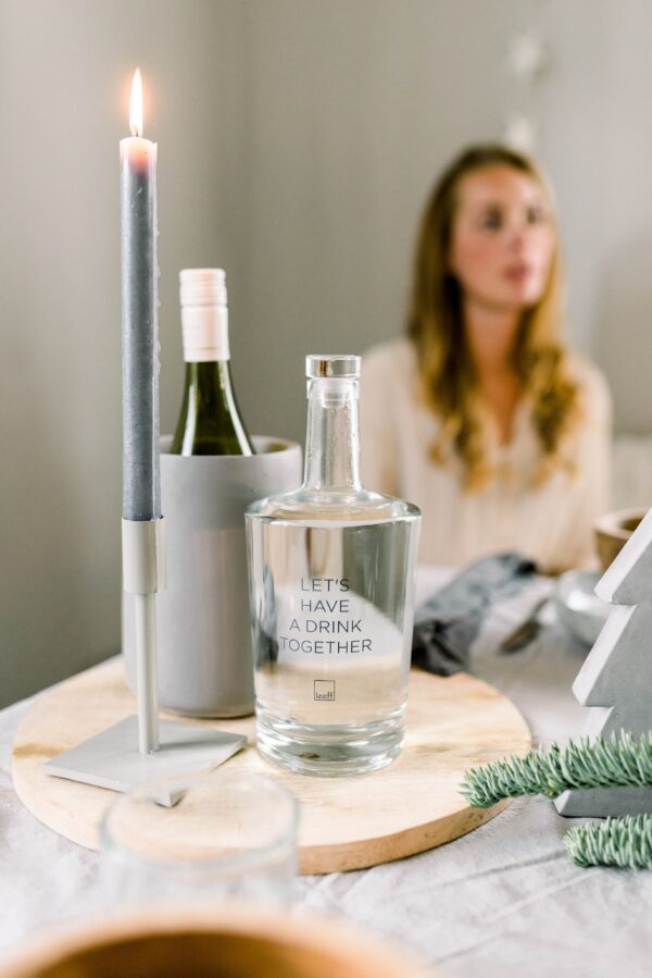 Water Bottle Ward is een speelse variatie op een waterkaraf. Vul 'm met ijskoud water en zet de fles op de tafel tijdens een gezellig etentje met vrienden